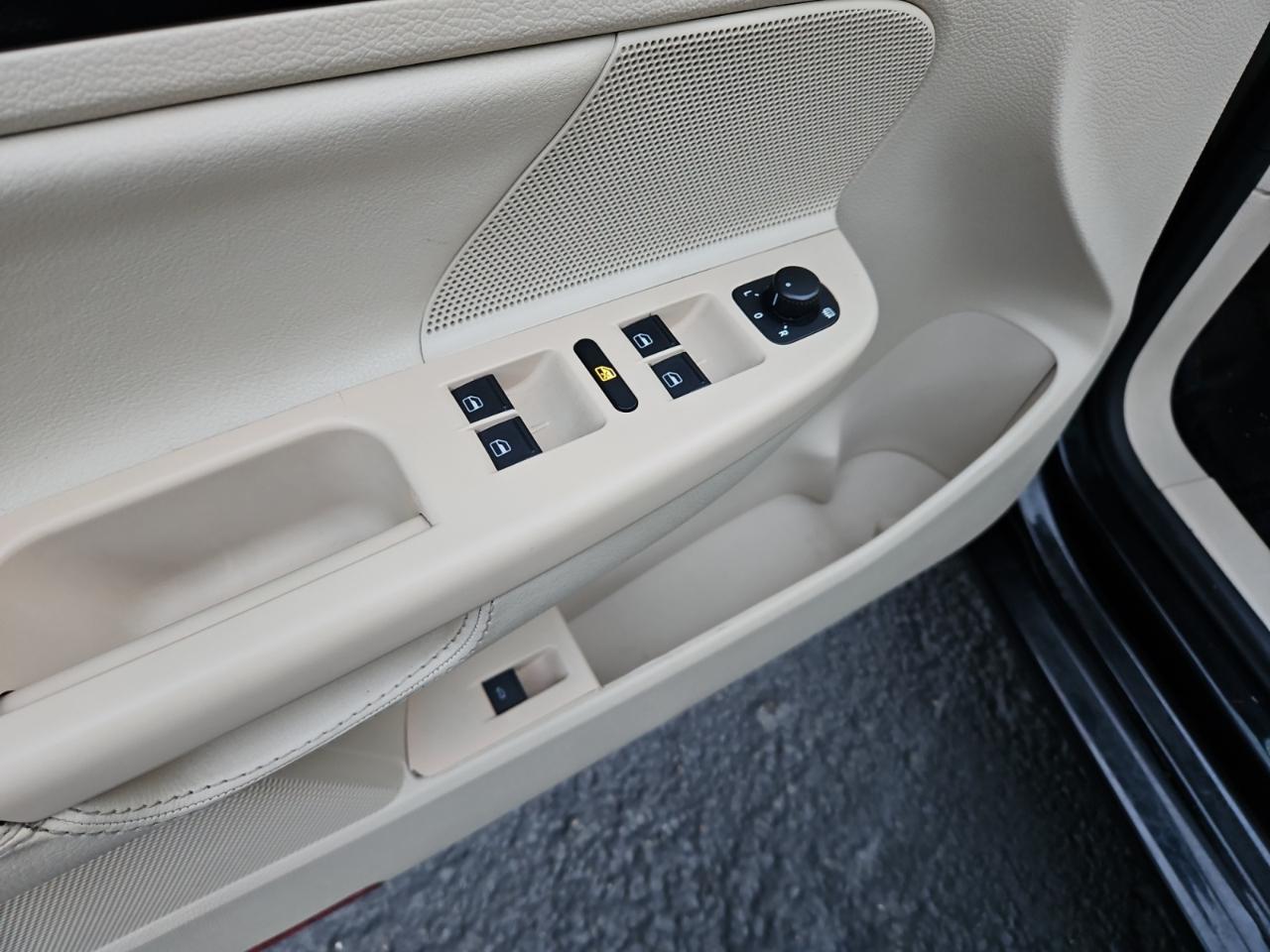 Volkswagen Jetta SportWagen 2.0L TDI 2014