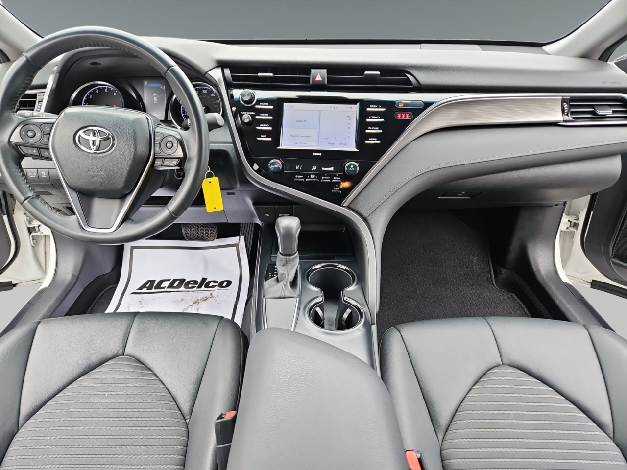 Toyota Camry SE 2020