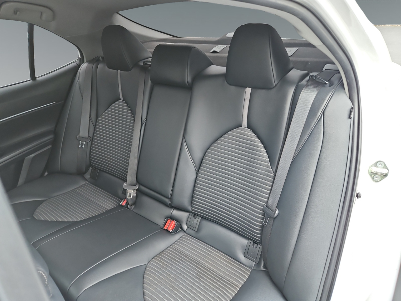 Toyota Camry SE 2020