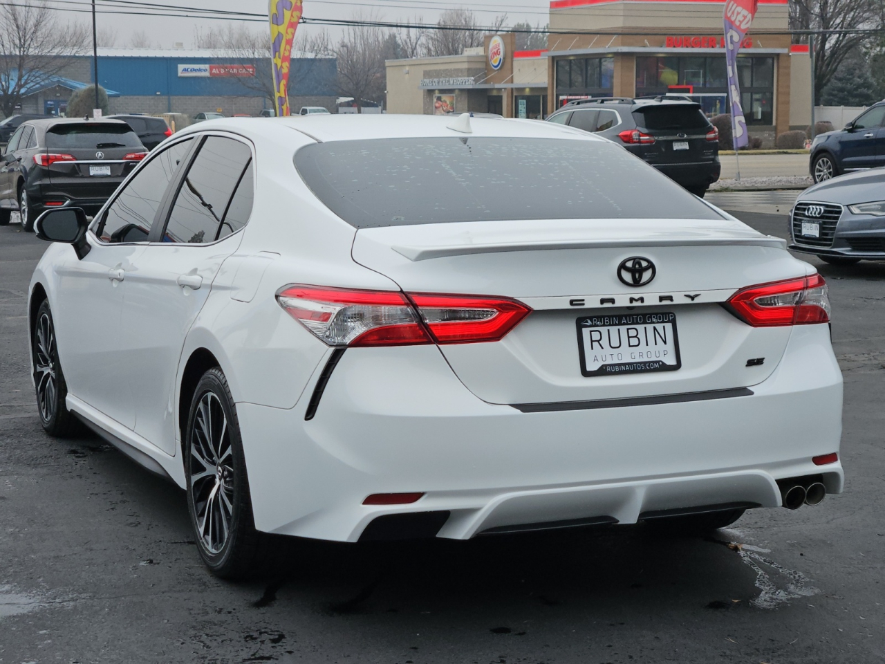 Toyota Camry SE 2020