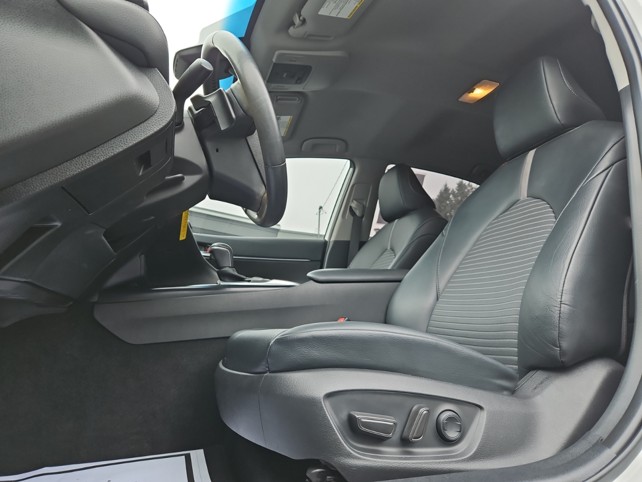 Toyota Camry SE 2020