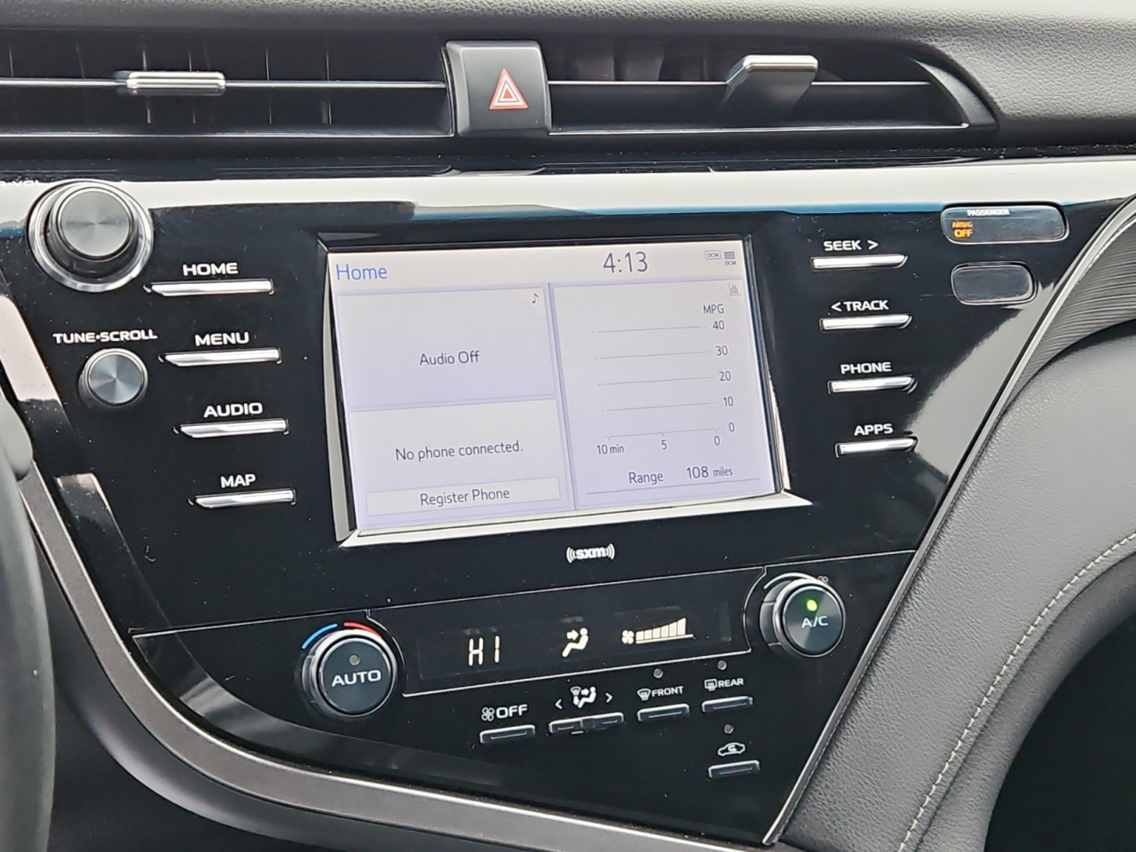 Toyota Camry SE 2020