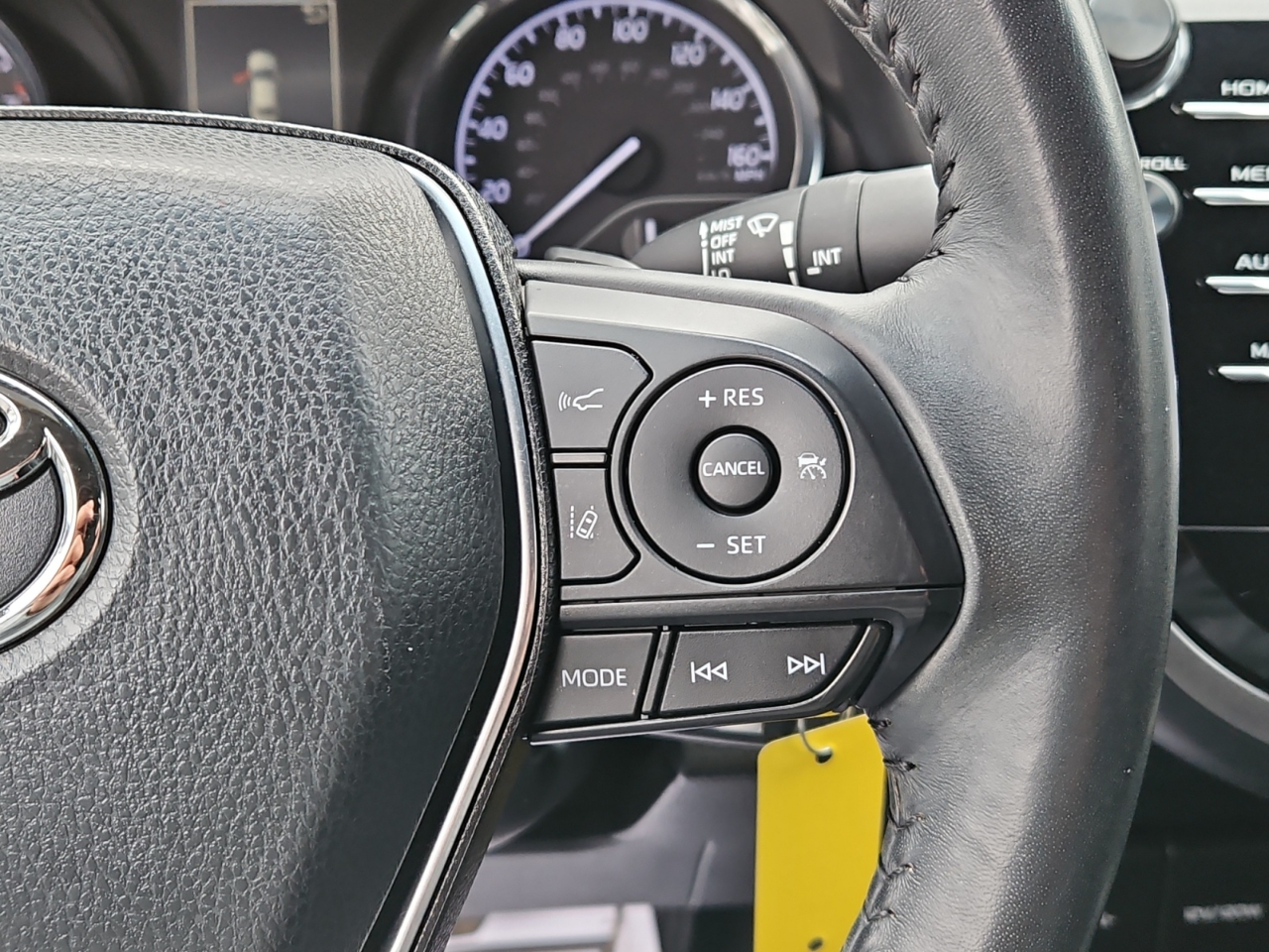 Toyota Camry SE 2020