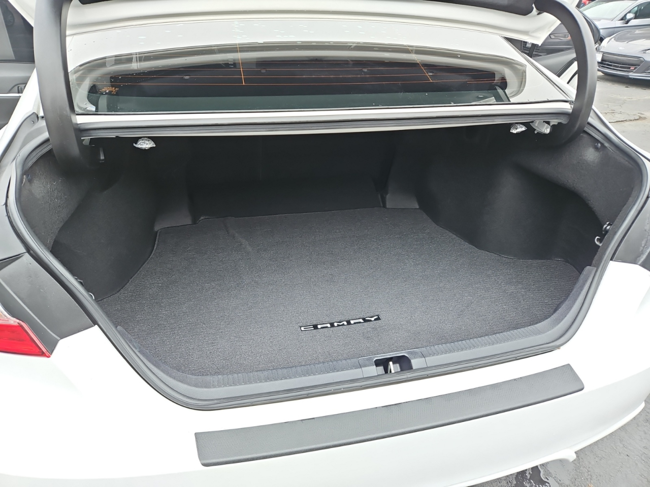 Toyota Camry SE 2020