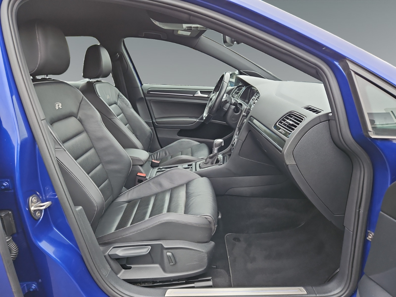 Volkswagen Golf R DCS and Navigation 7A 2018