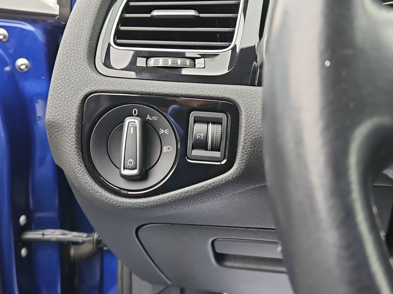 Volkswagen Golf R DCS and Navigation 7A 2018