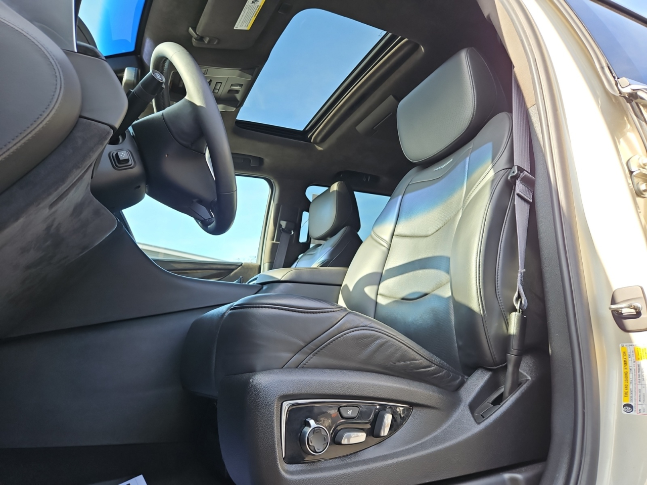 Cadillac Escalade ESV Platinum 4WD 2017