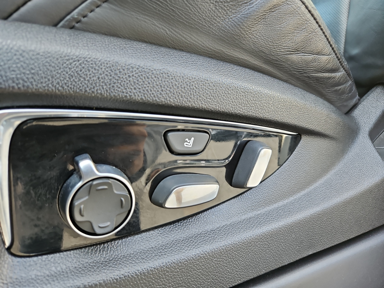 Cadillac Escalade ESV Platinum 4WD 2017