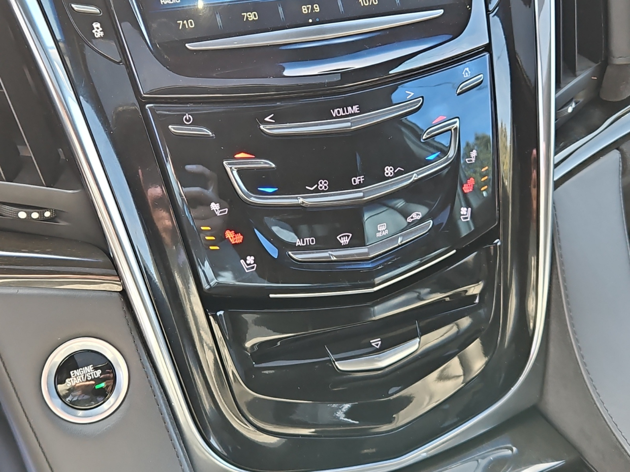 Cadillac Escalade ESV Platinum 4WD 2017