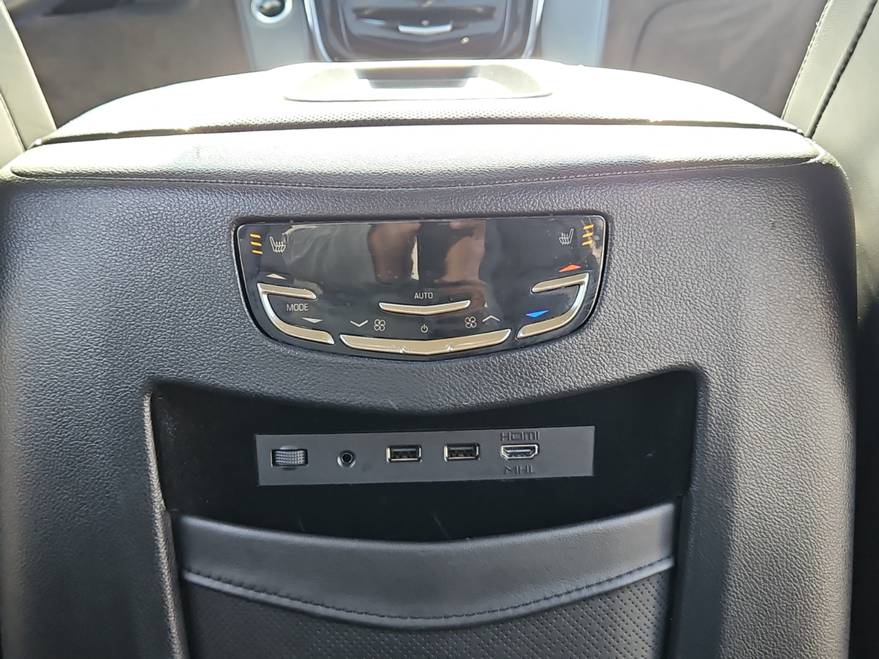 Cadillac Escalade ESV Platinum 4WD 2017