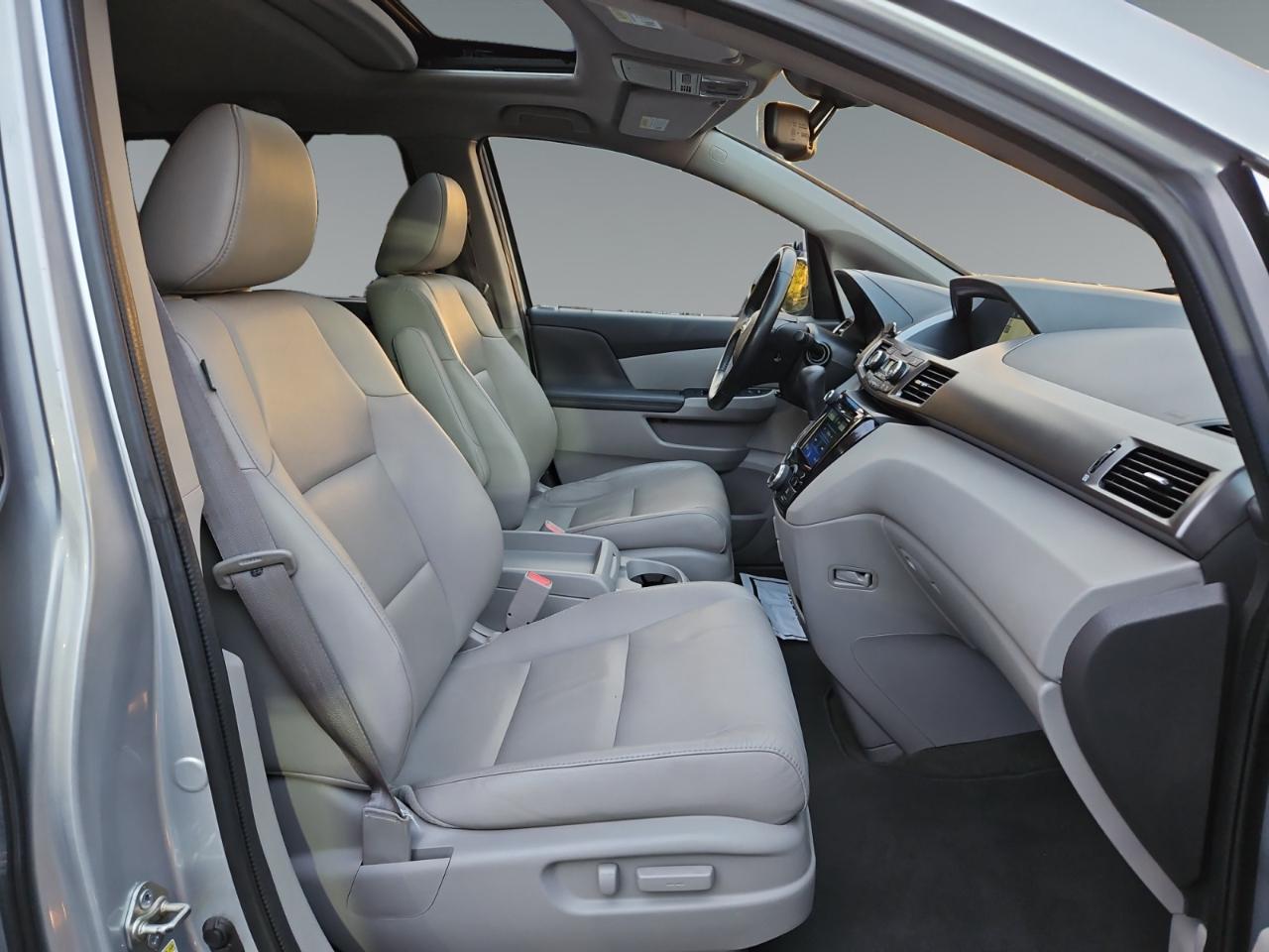 Honda Odyssey EX-L AT with RES & NAVI 2015