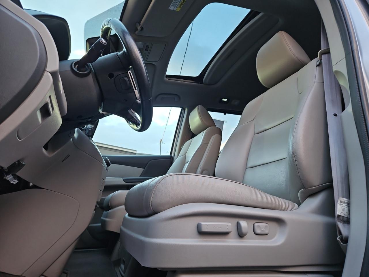 Honda Odyssey EX-L AT with RES & NAVI 2015