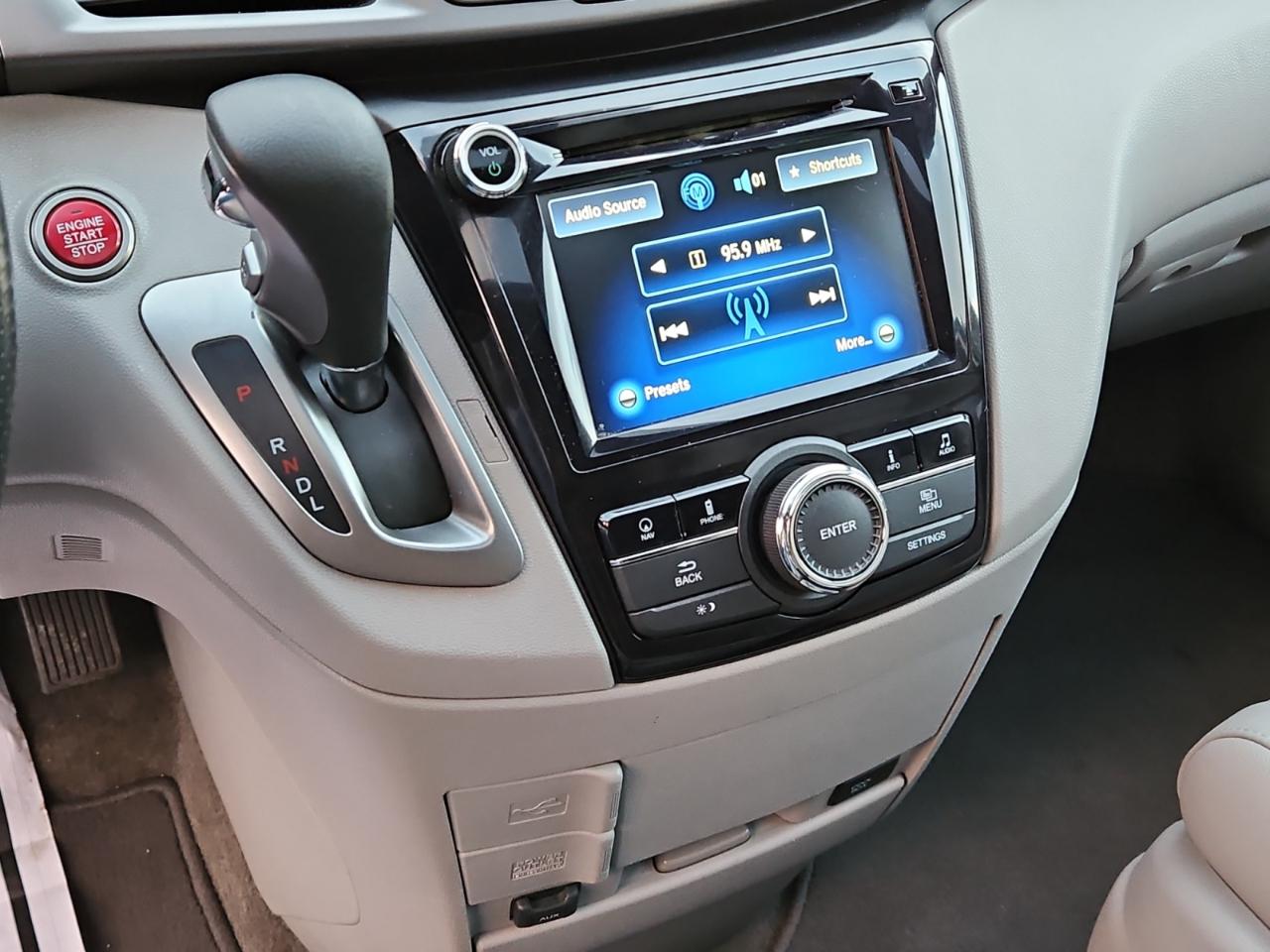 Honda Odyssey EX-L AT with RES & NAVI 2015