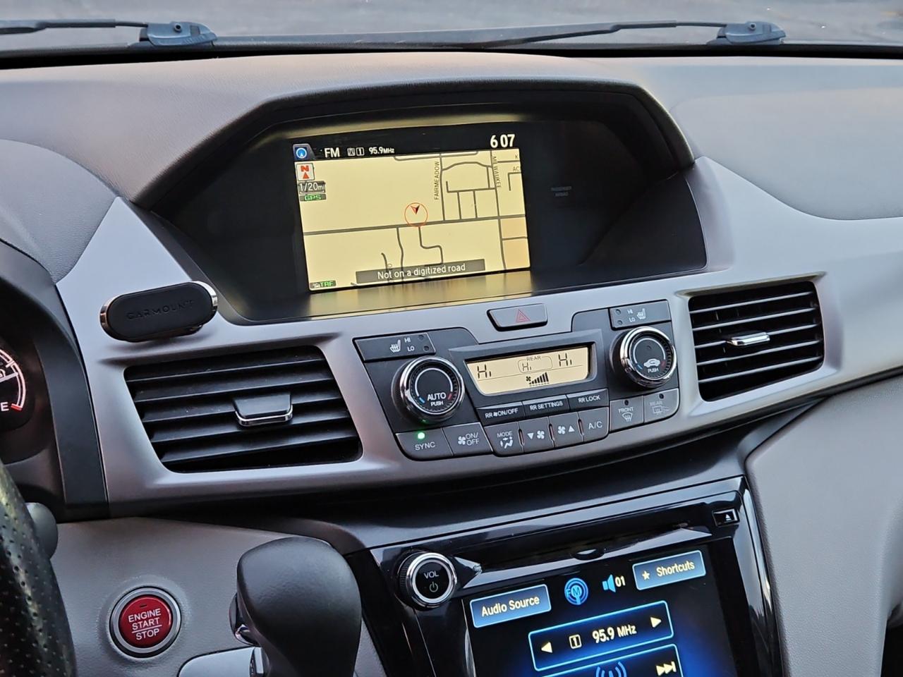 Honda Odyssey EX-L AT with RES & NAVI 2015