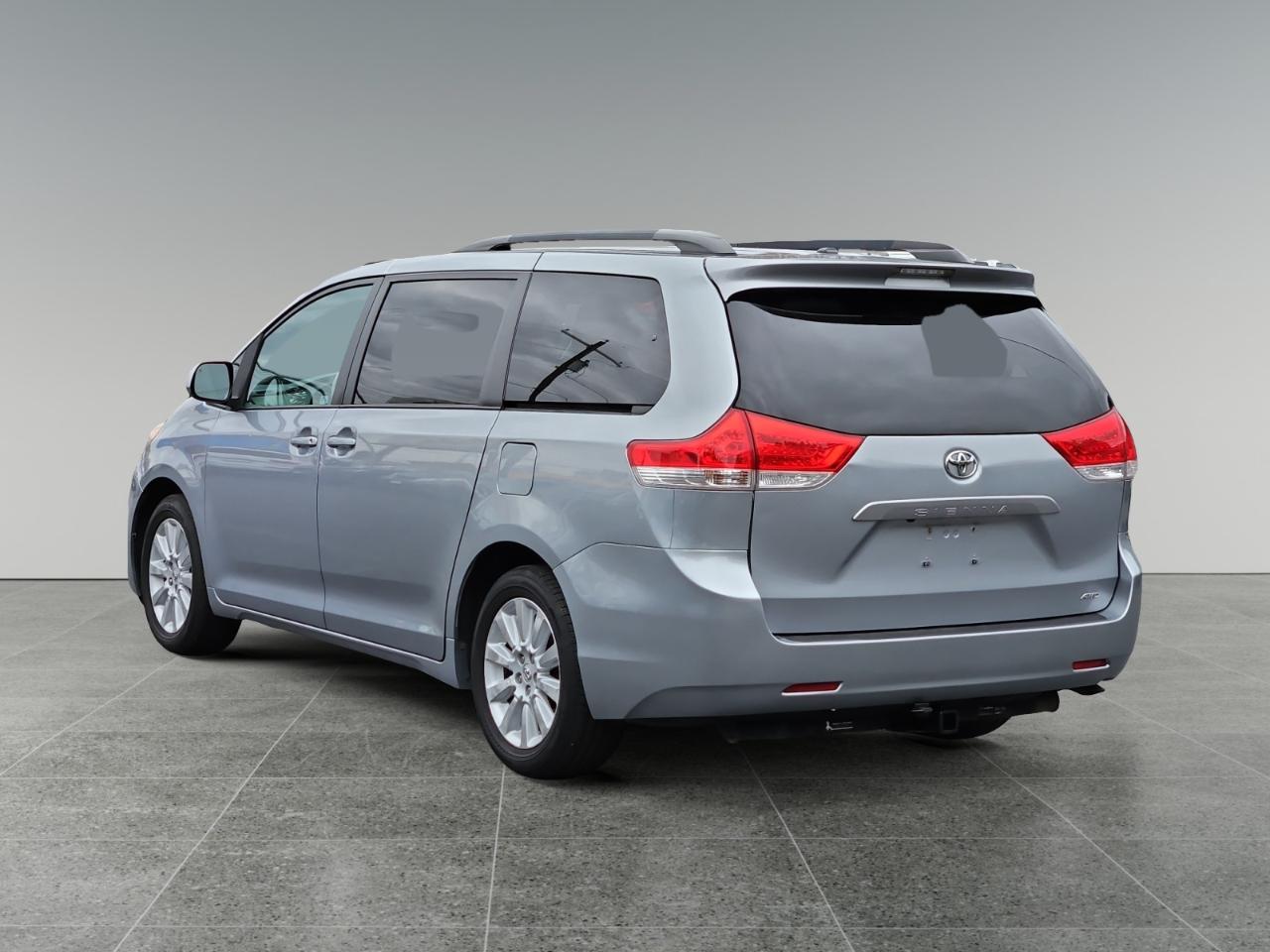 Toyota Sienna XLE 7 Passenger 2013
