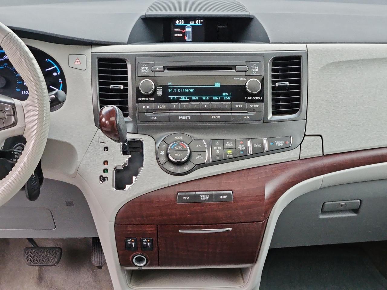 Toyota Sienna XLE 7 Passenger 2013