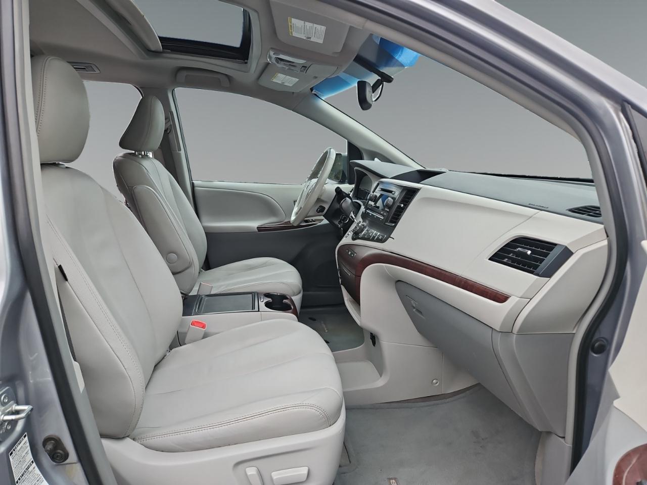 Toyota Sienna XLE 7 Passenger 2013
