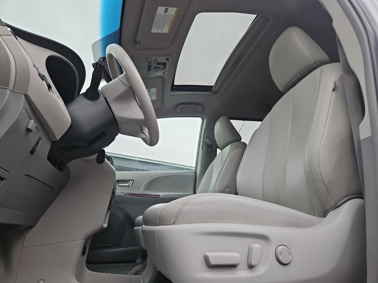 Toyota Sienna XLE 7 Passenger 2013