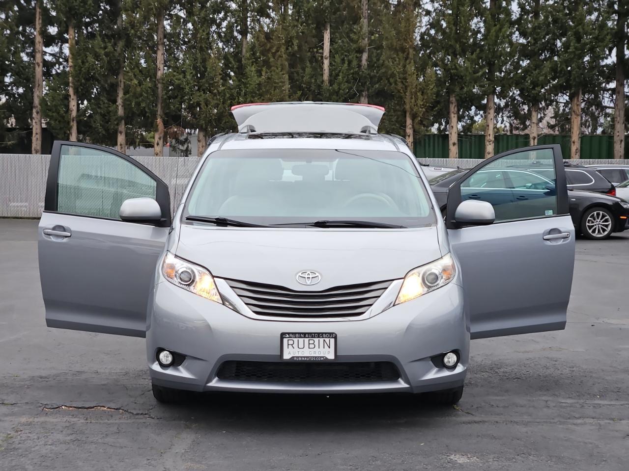 Toyota Sienna XLE 7 Passenger 2013