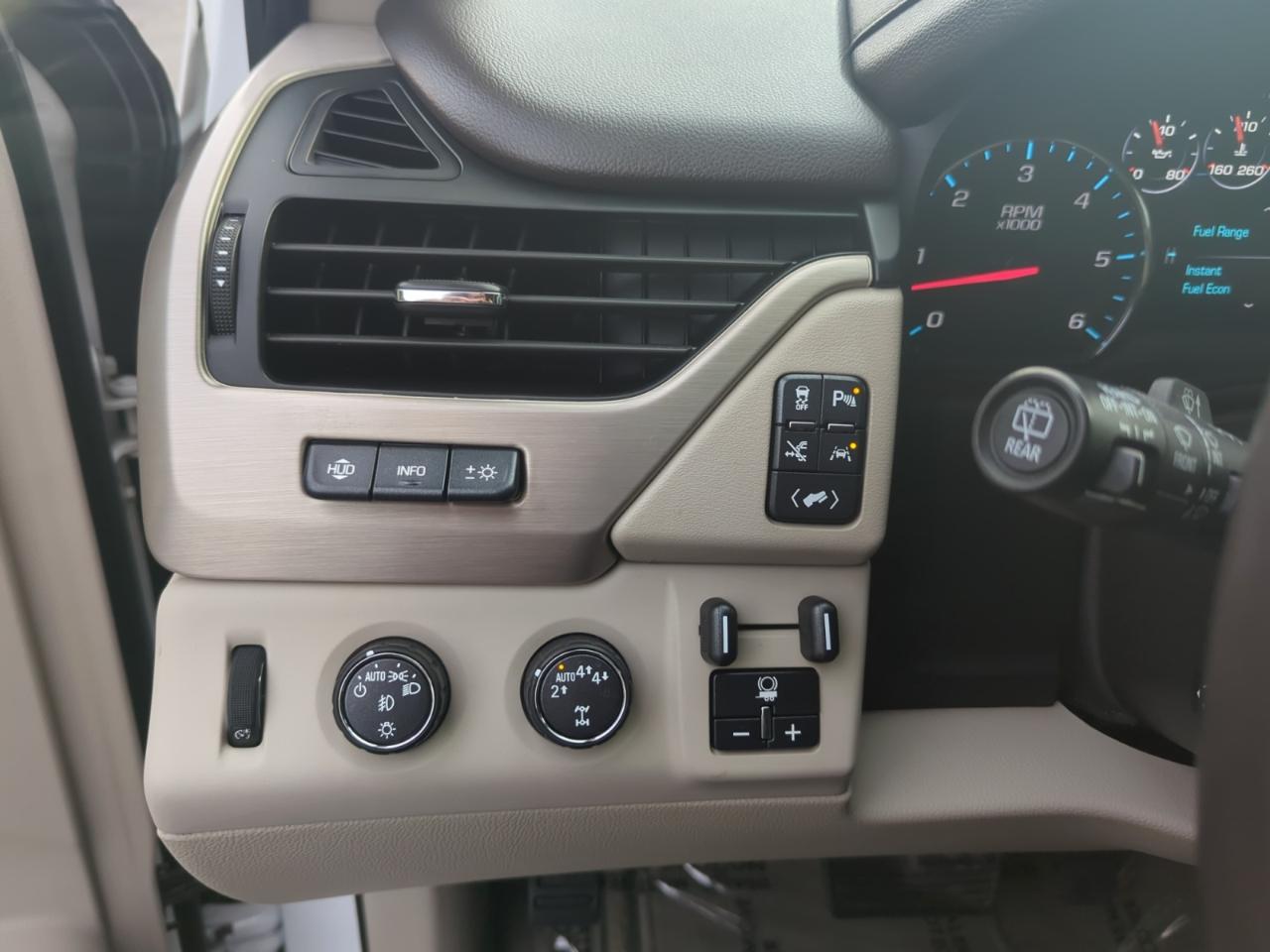 GMC Yukon Denali 4WD 2017