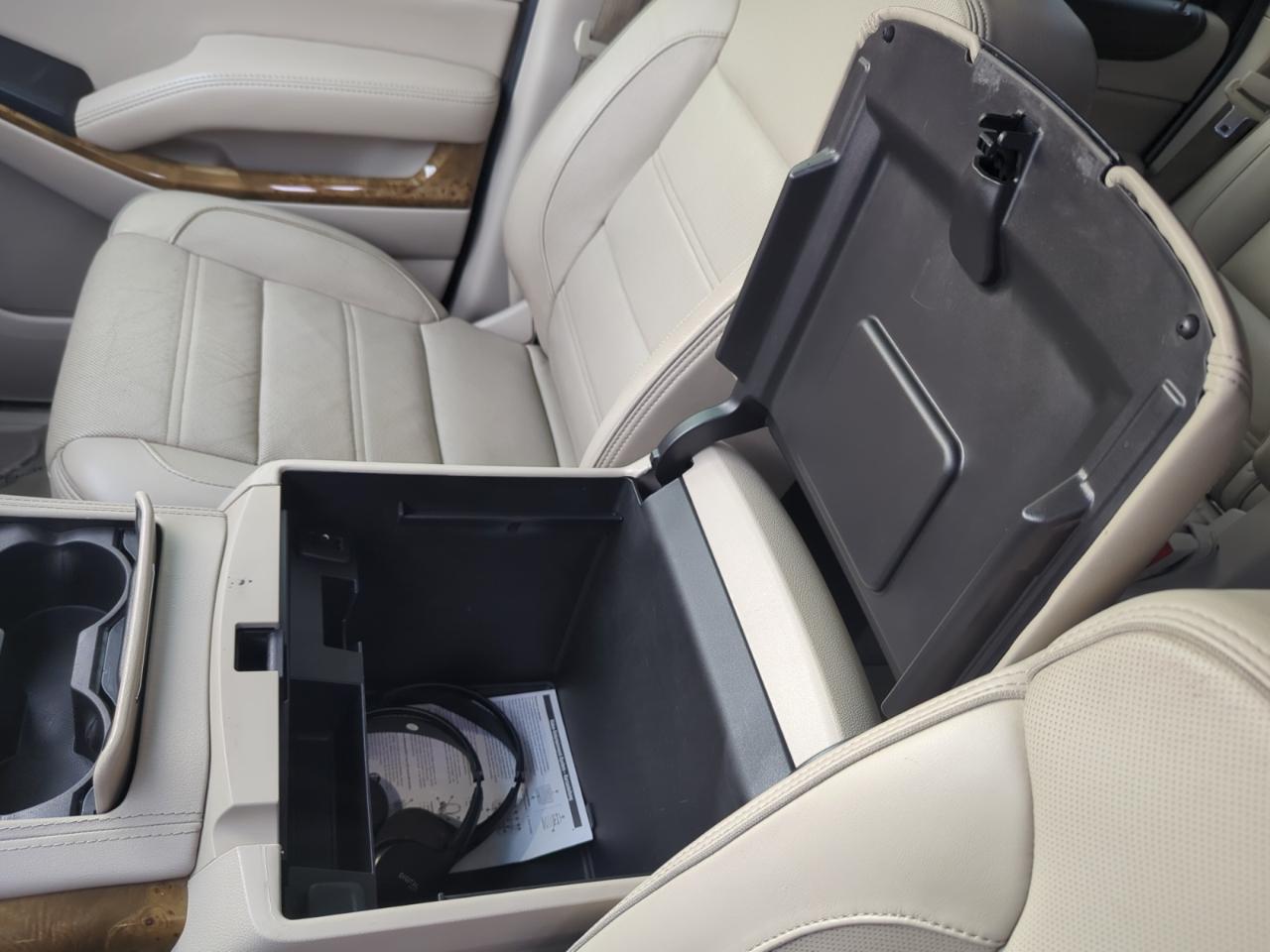 GMC Yukon Denali 4WD 2017