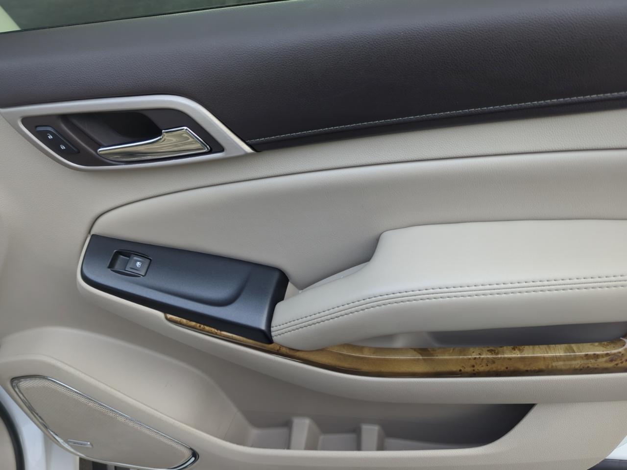 GMC Yukon Denali 4WD 2017