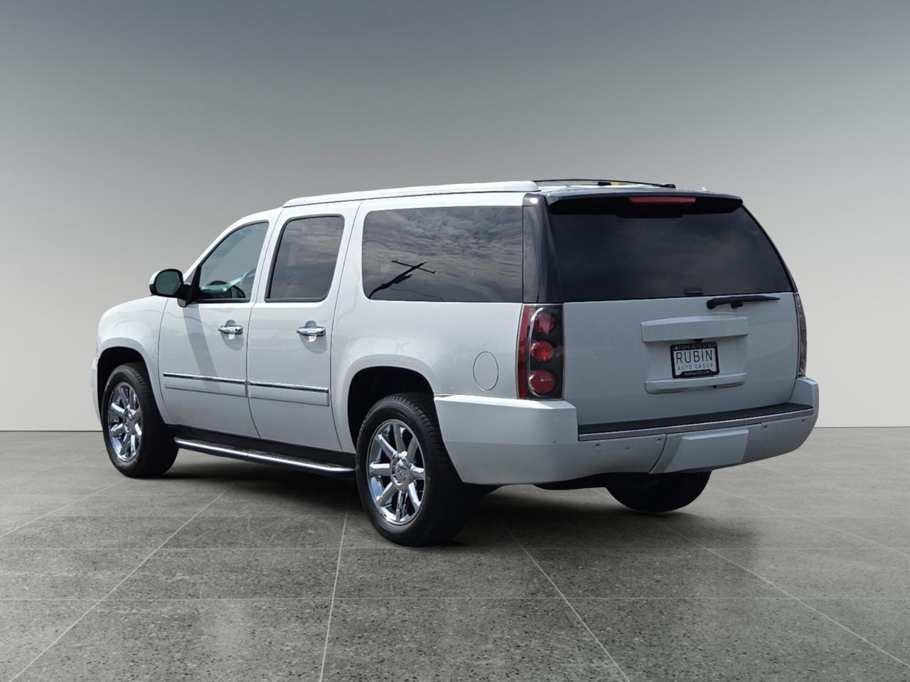 GMC Yukon Denali XL 4WD 2011