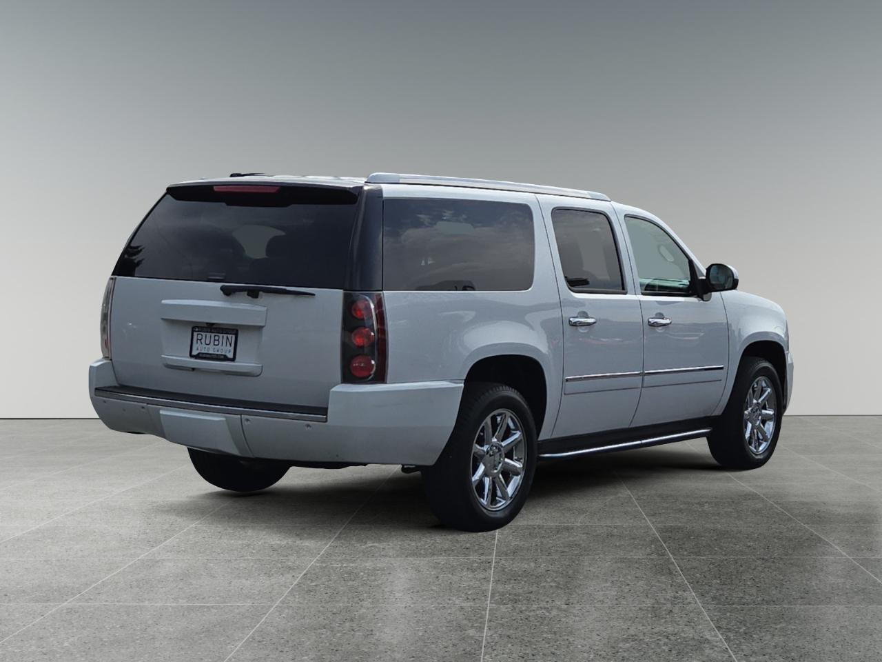GMC Yukon Denali XL 4WD 2011