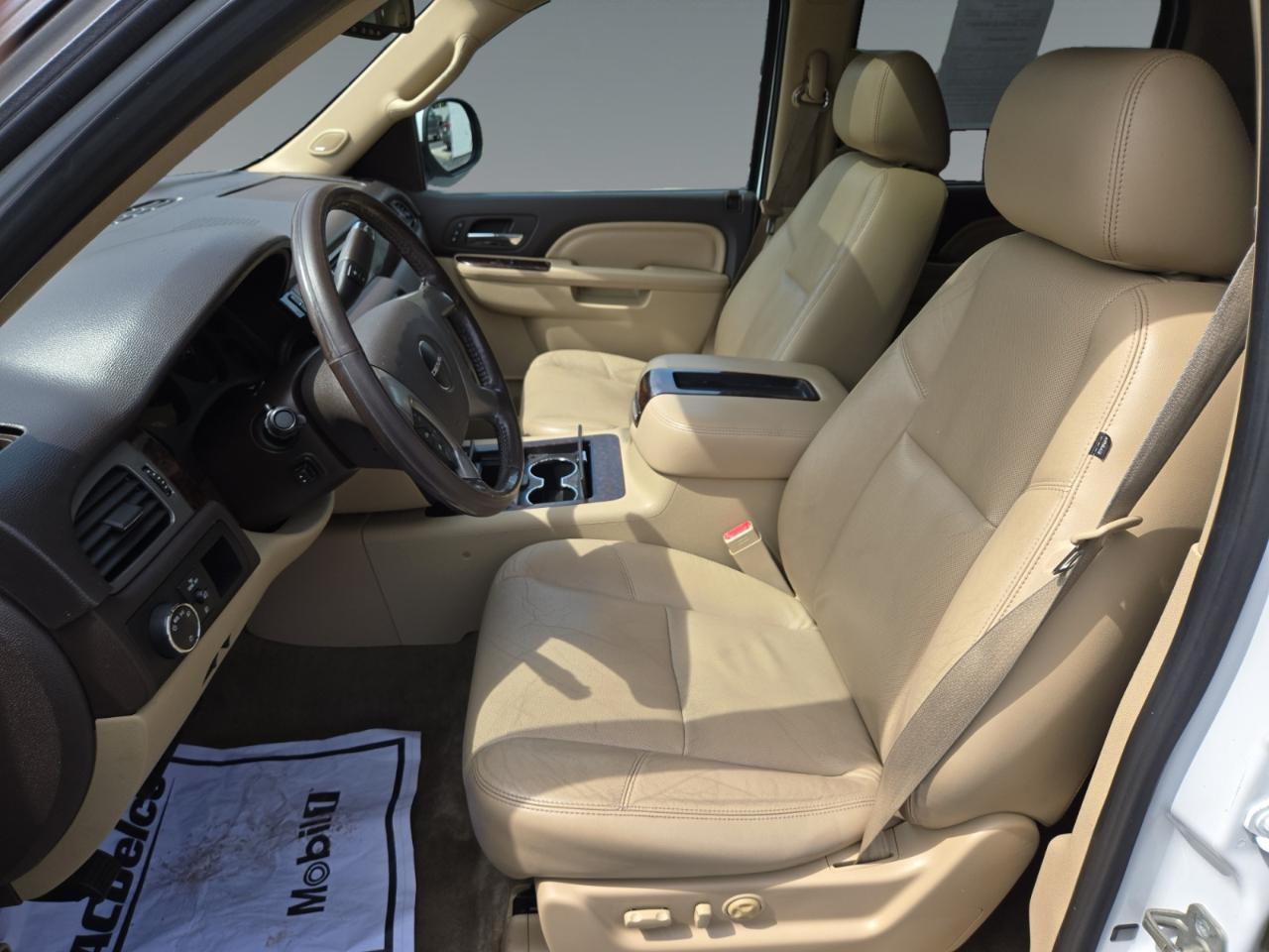 GMC Yukon Denali XL 4WD 2011