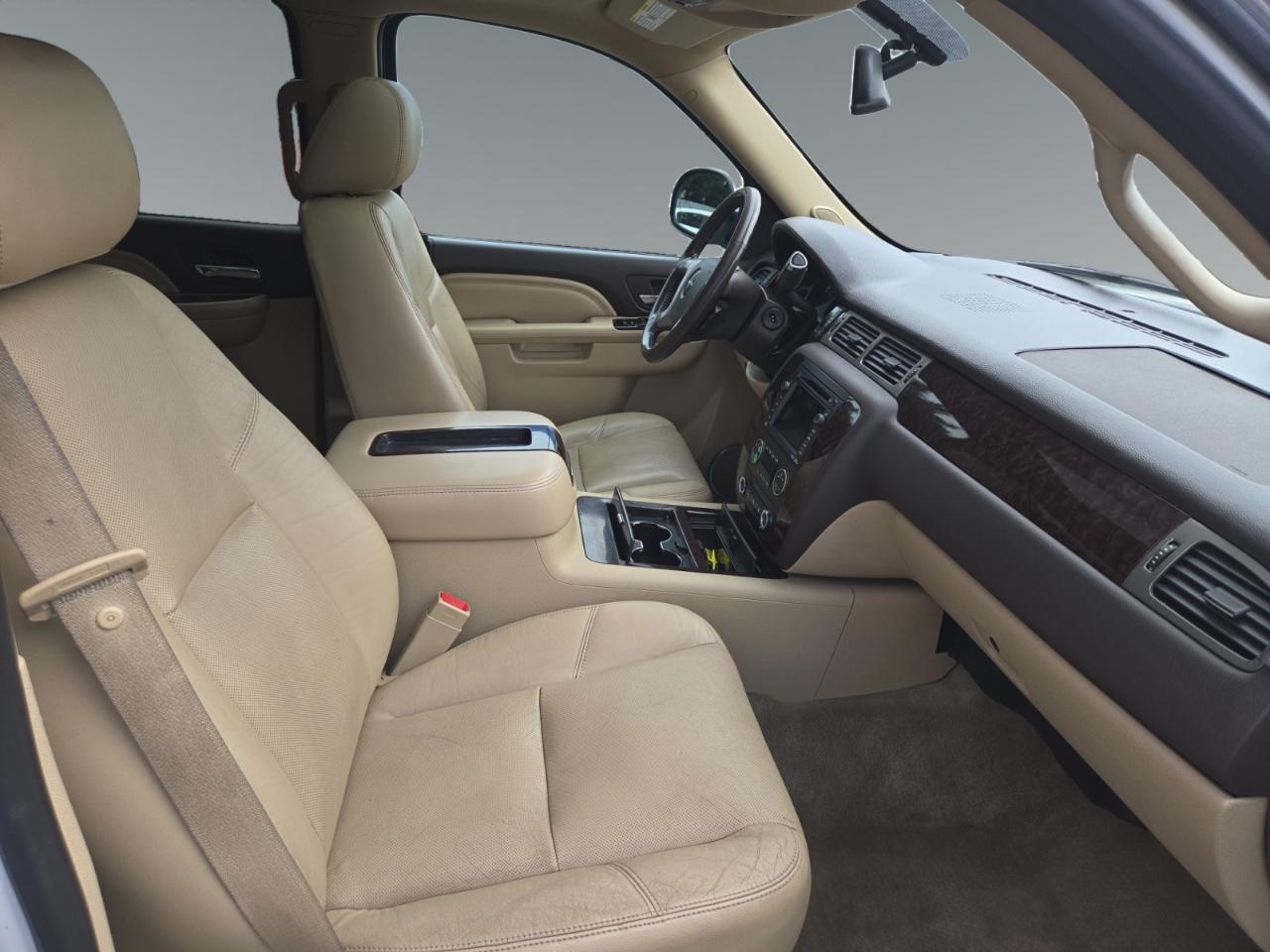 GMC Yukon Denali XL 4WD 2011