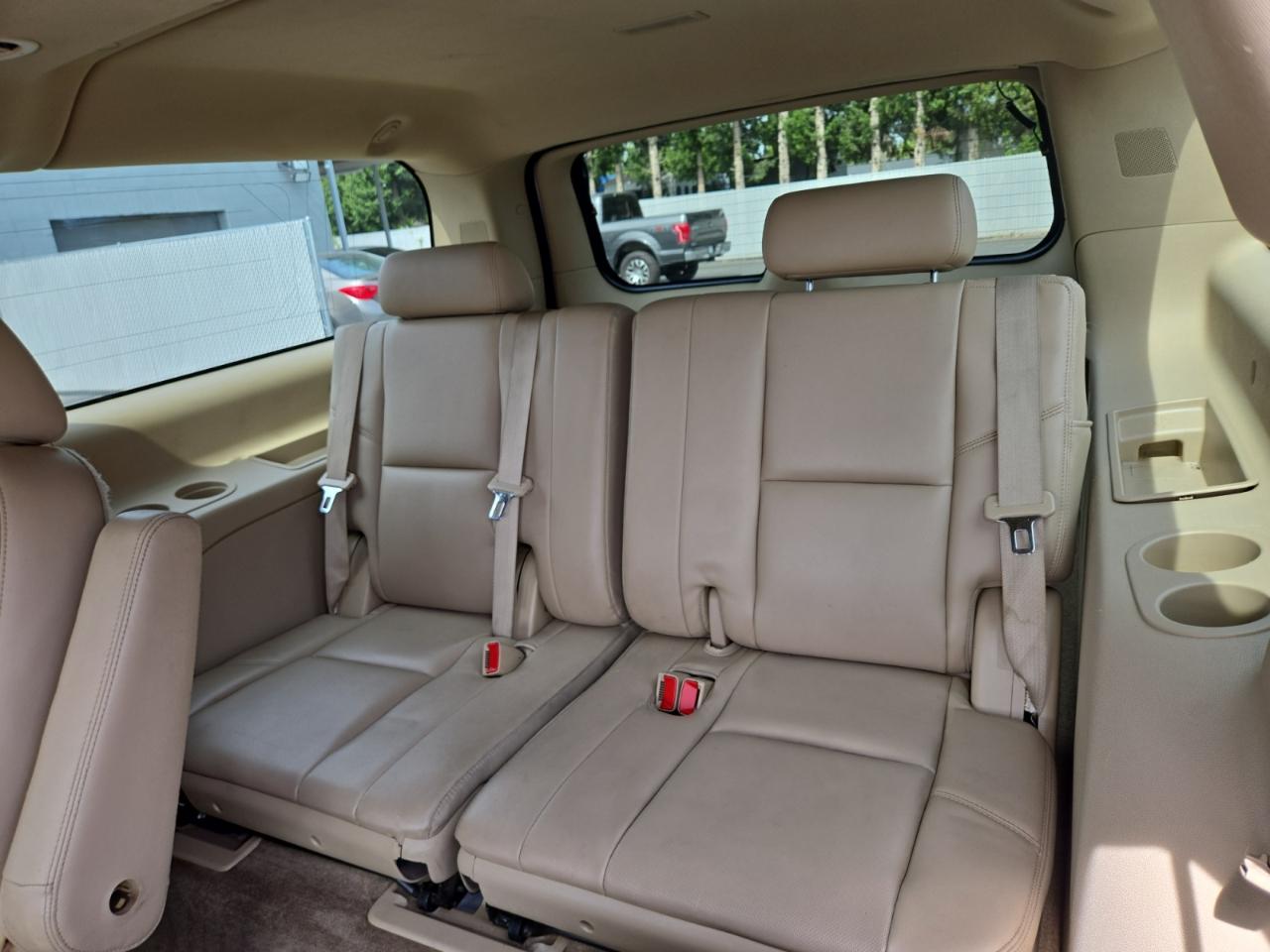 GMC Yukon Denali XL 4WD 2011