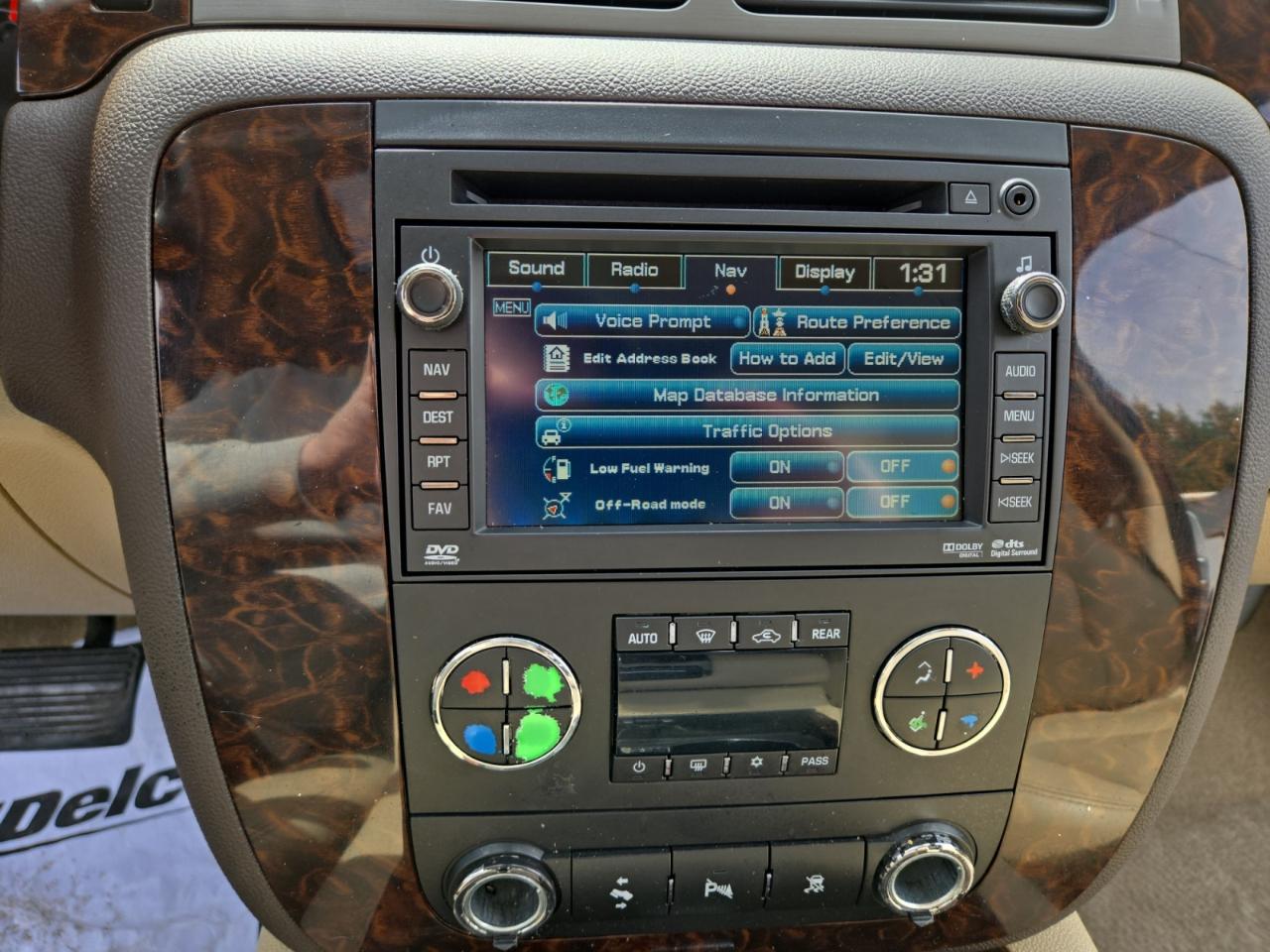 GMC Yukon Denali XL 4WD 2011