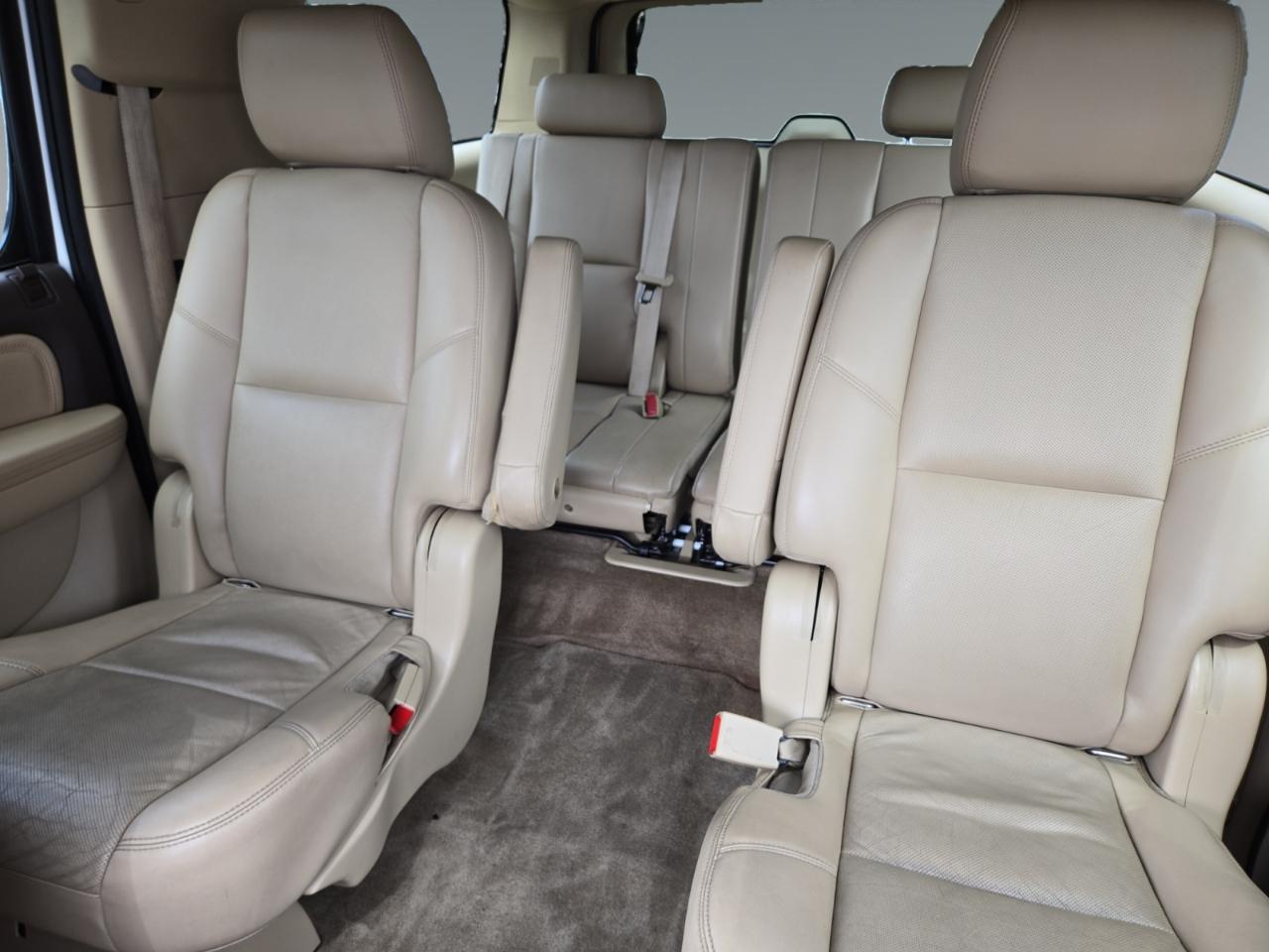 GMC Yukon Denali XL 4WD 2011