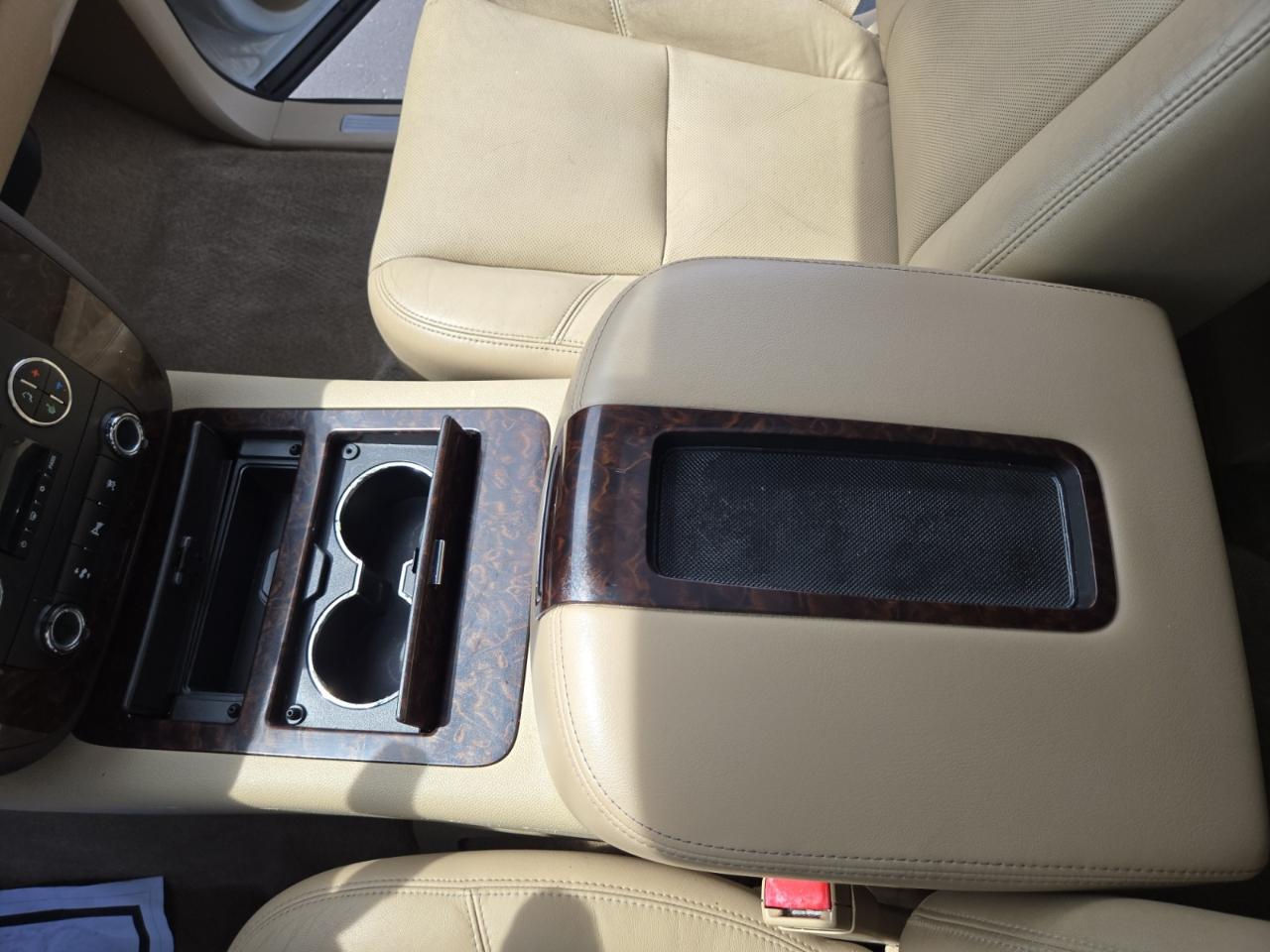 GMC Yukon Denali XL 4WD 2011