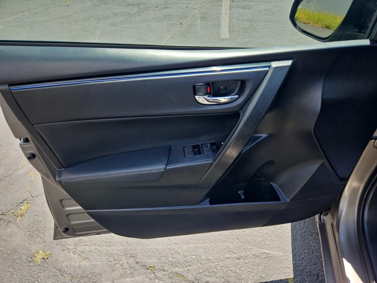 Toyota Corolla SE 4D Sedan 2017