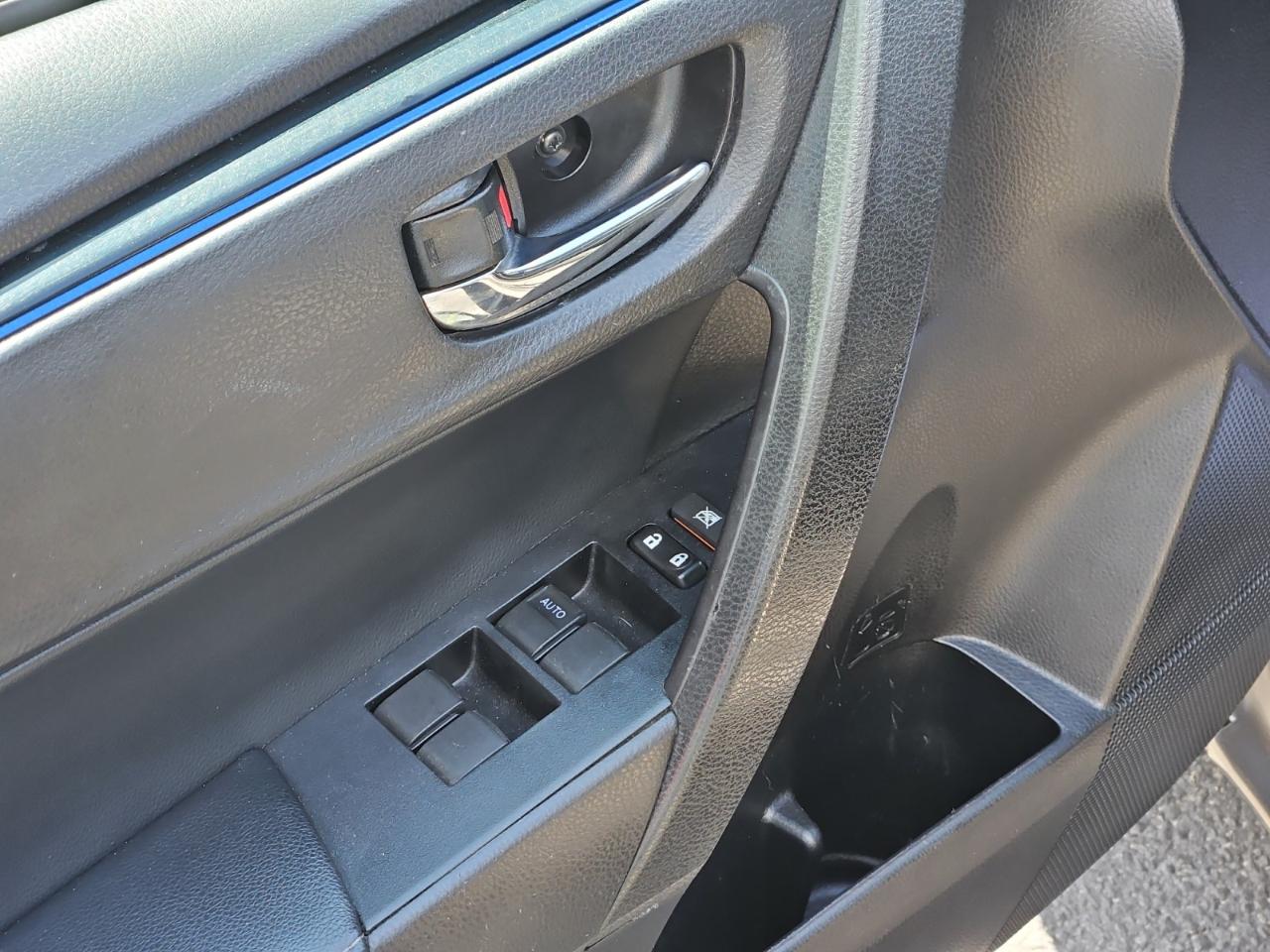 Toyota Corolla SE 4D Sedan 2017