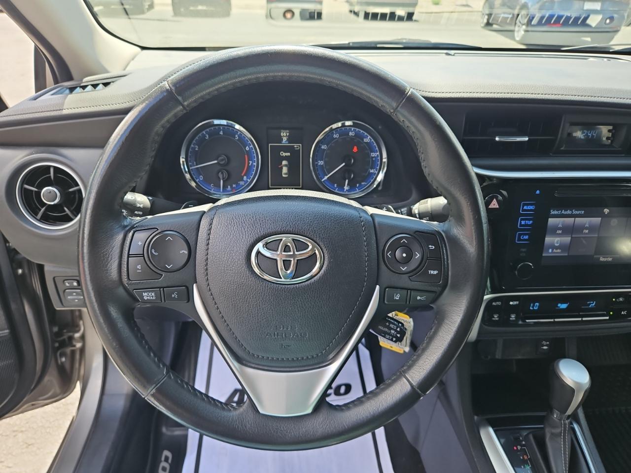 Toyota Corolla SE 4D Sedan 2017