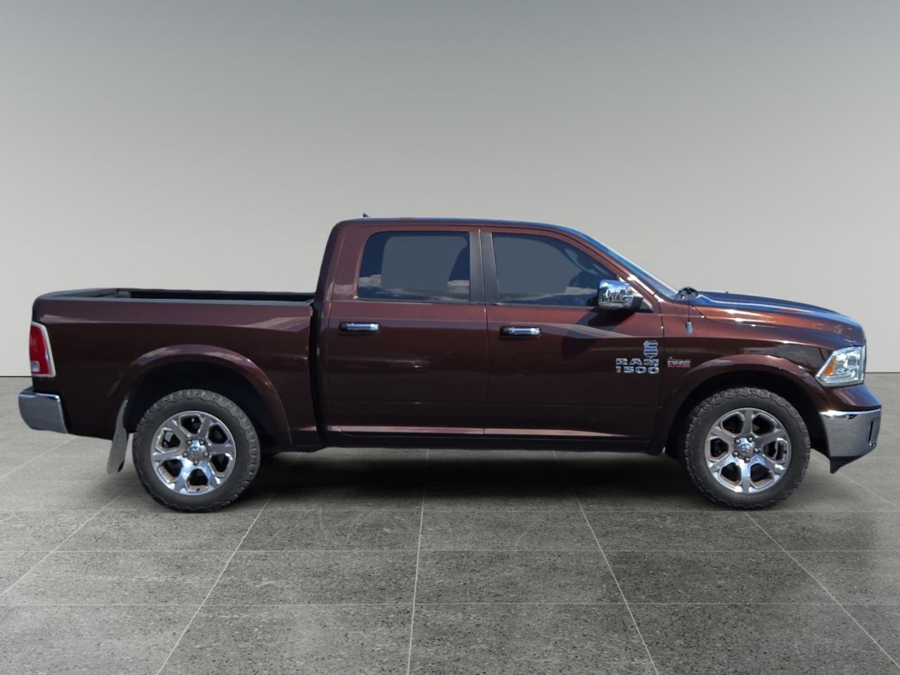 RAM 1500 Laramie Crew Cab SWB 4WD 2013