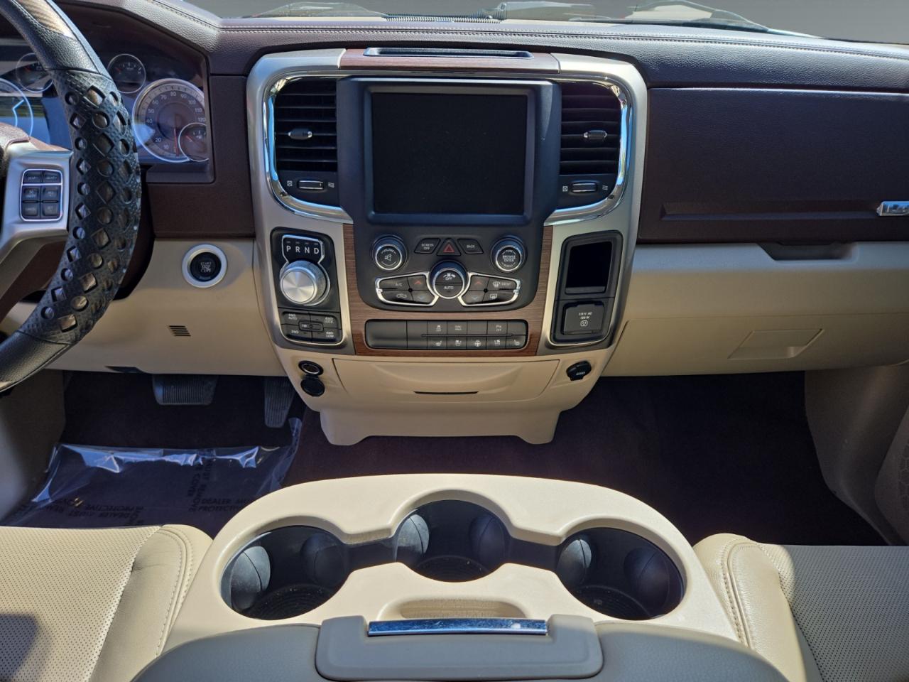 RAM 1500 Laramie Crew Cab SWB 4WD 2013