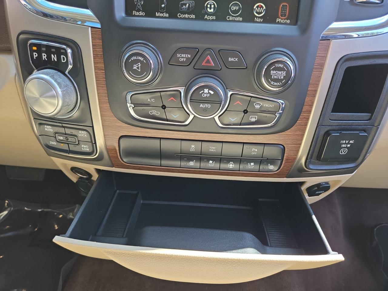 RAM 1500 Laramie Crew Cab SWB 4WD 2013