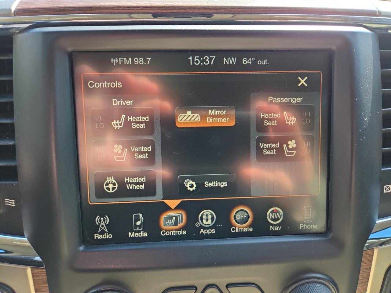 RAM 1500 Laramie Crew Cab SWB 4WD 2013