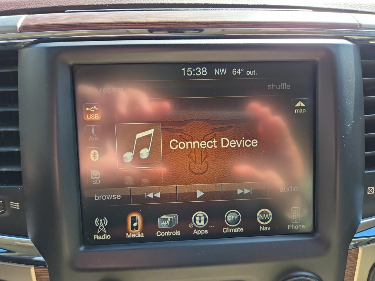 RAM 1500 Laramie Crew Cab SWB 4WD 2013