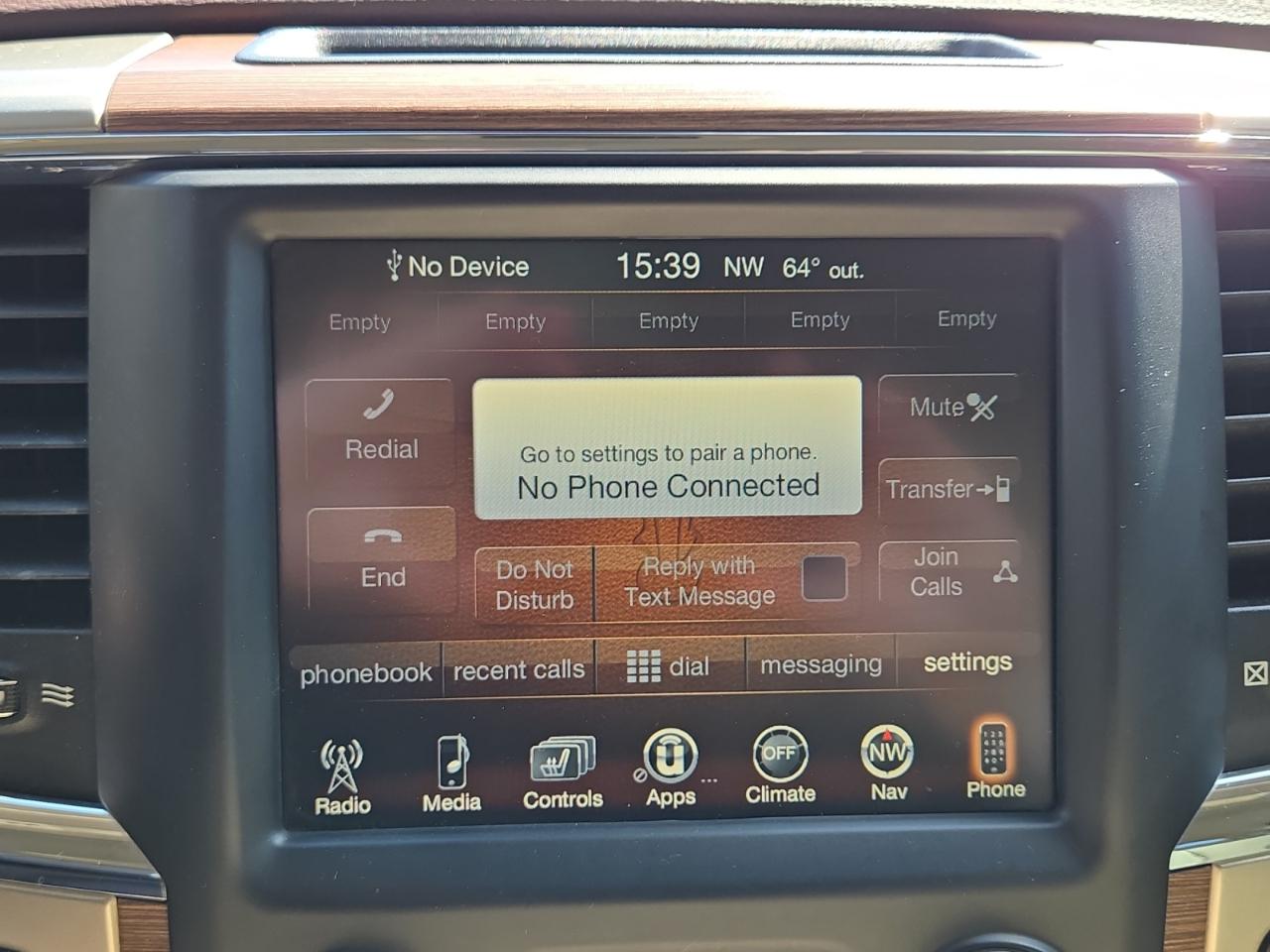 RAM 1500 Laramie Crew Cab SWB 4WD 2013