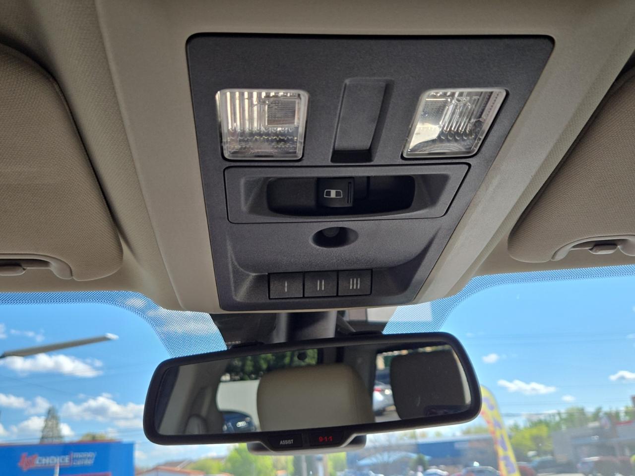 RAM 1500 Laramie Crew Cab SWB 4WD 2013