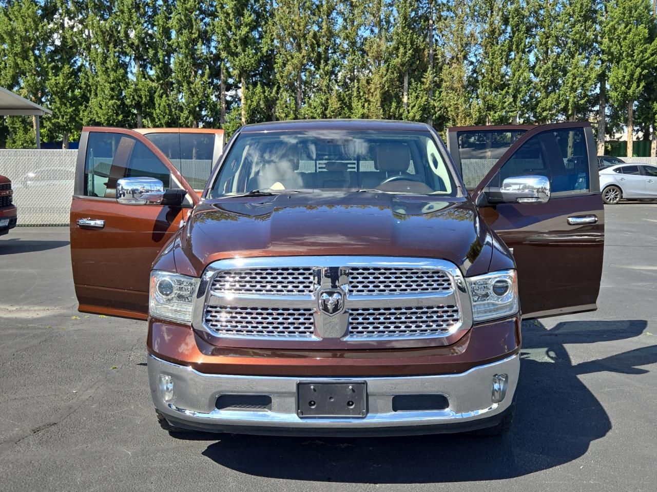 RAM 1500 Laramie Crew Cab SWB 4WD 2013