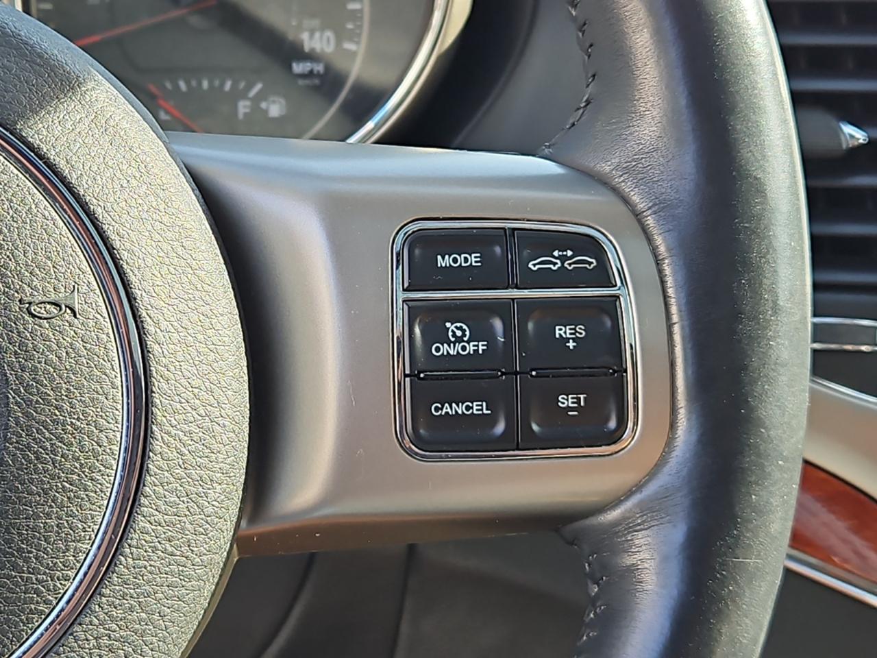 Jeep Grand Cherokee Overland 4WD 2013