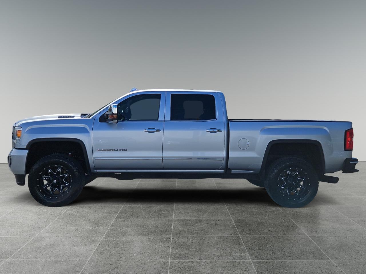 GMC Sierra 2500HD Denali Crew Cab 4WD 2018