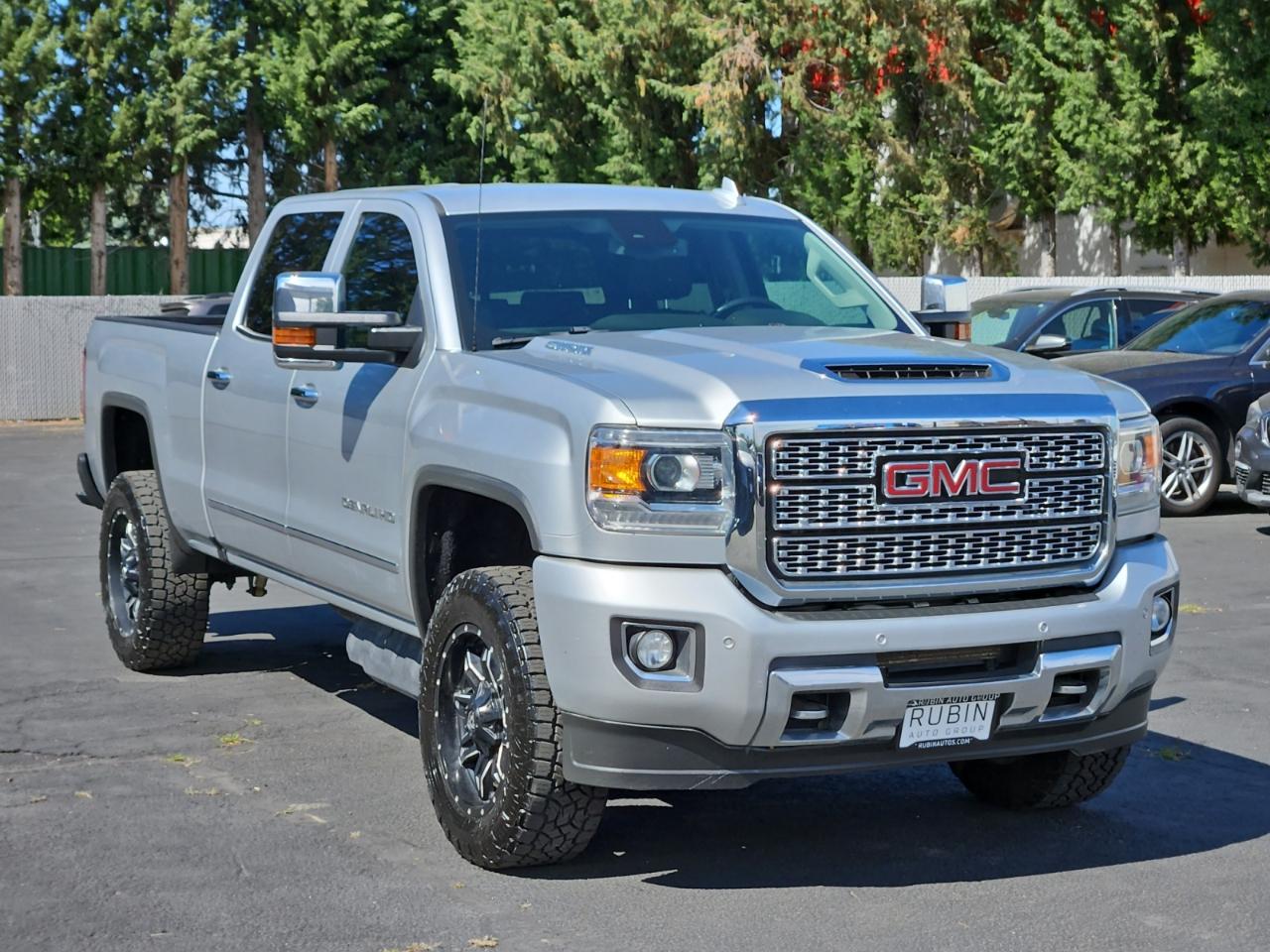 GMC Sierra 2500HD Denali Crew Cab 4WD 2018