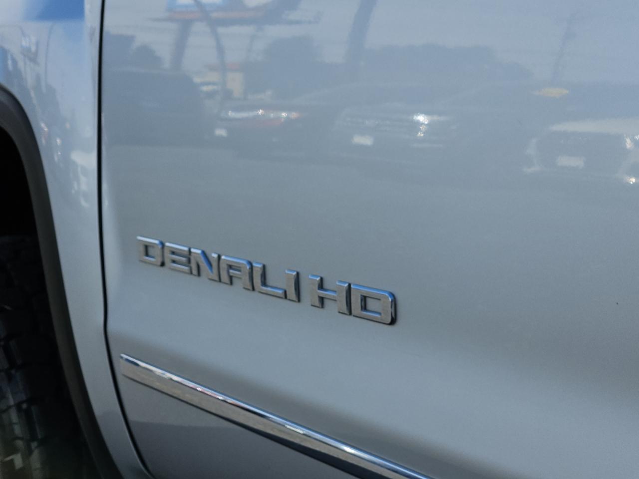 GMC Sierra 2500HD Denali Crew Cab 4WD 2018