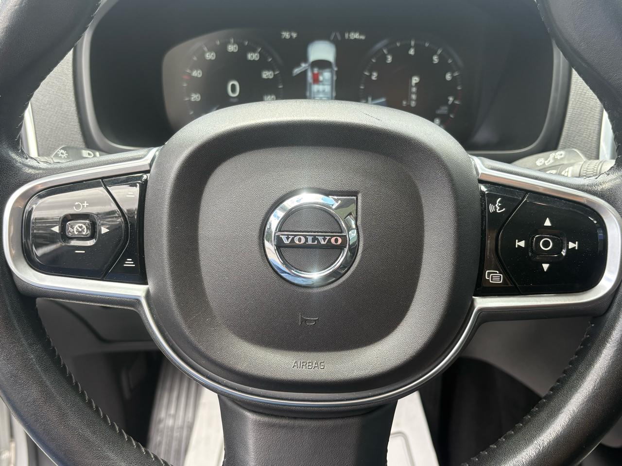 Volvo XC90 T6 Momentum AWD 2017